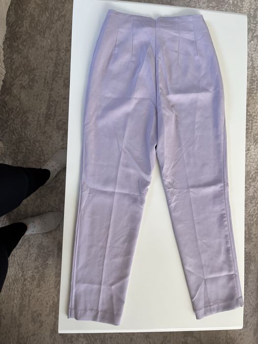 Дамски костюм в лилаво