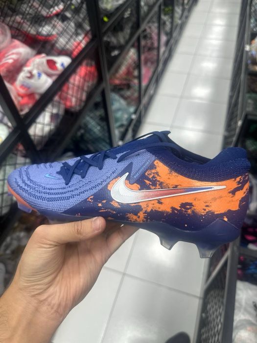 Футбольная бутса