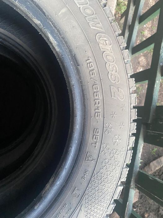 Продам комплект шин