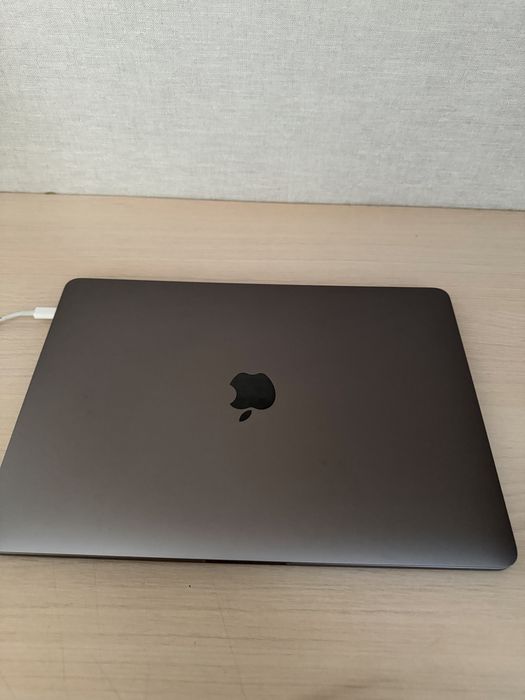 MacBook Pro 13″ M1 2020, 16/256 ГБ