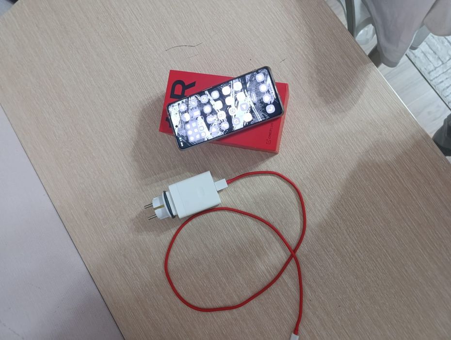 Продам Oneplus 11R 5g