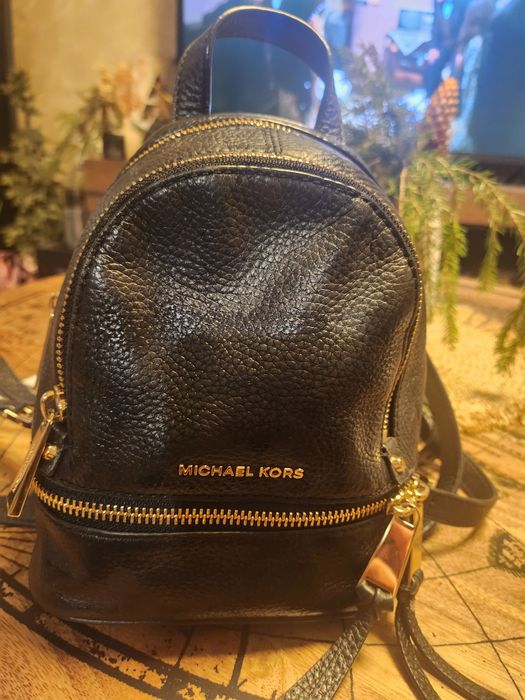 Малка раница на Michael Kors