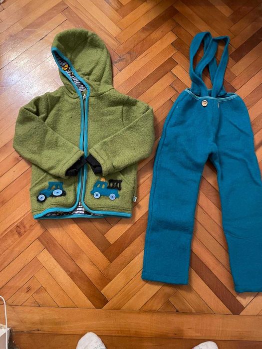 Costum lana fiarta marimea 110-116 cm