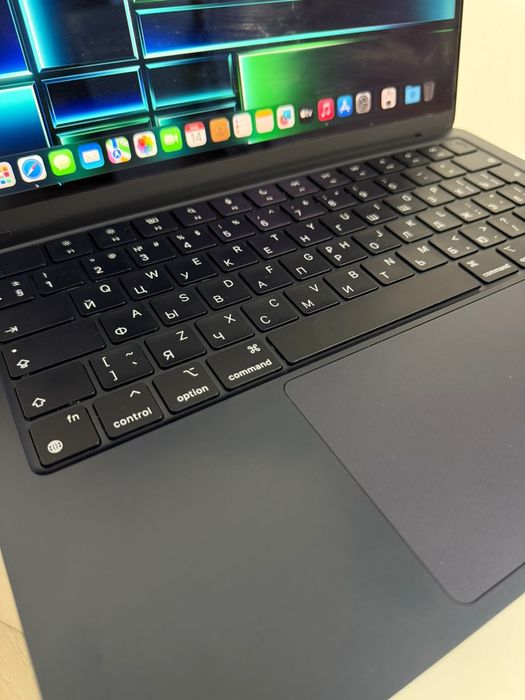 MacBook Air / M2 / 100% емкость / 256Gb SSD