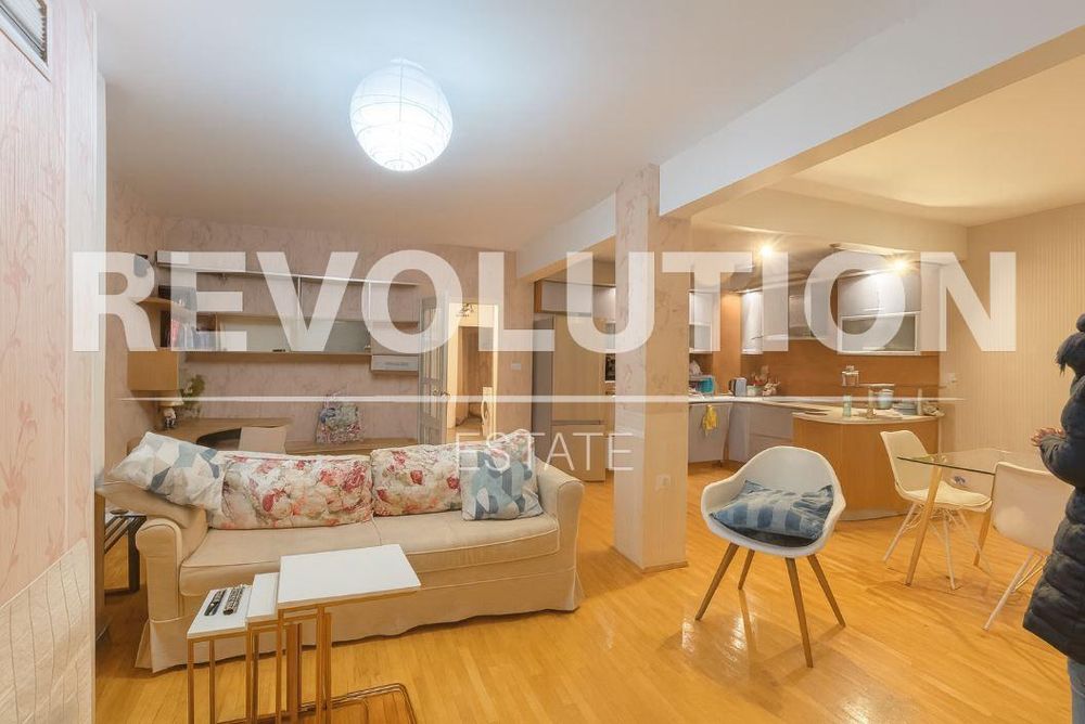 Тристаен апартамент в района на Бриз!