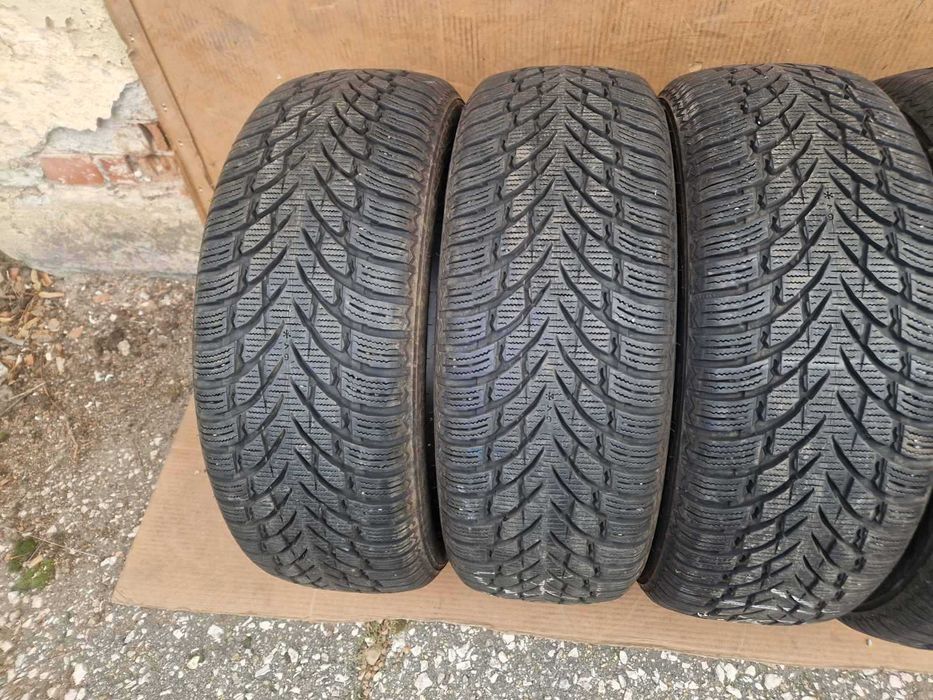 4 Nokian R17 215/60
Зимни гуми 
DOT3618