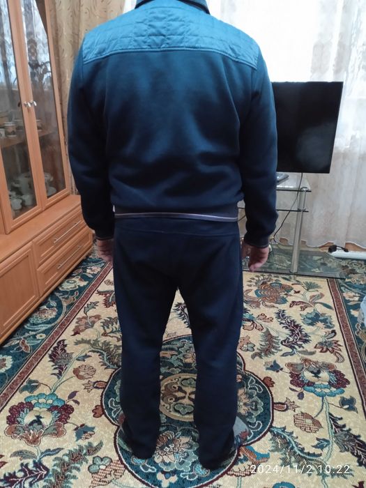 продам   спорт  костюм   в   отличном  состояние  производство   турц