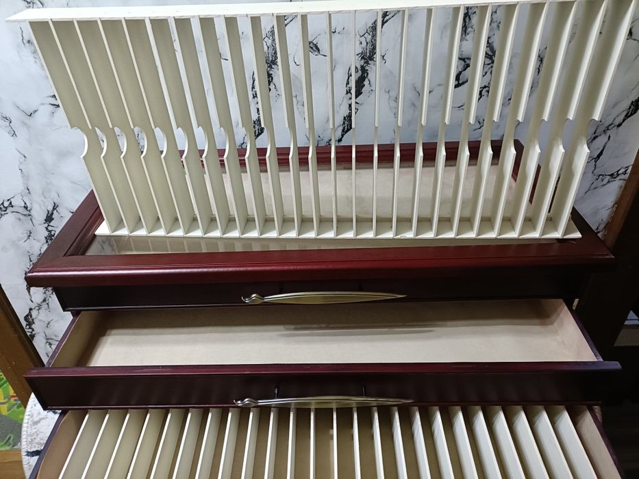 Cutie casetă mare deosebită pentru depozitare ceasuri bijuterii etc.