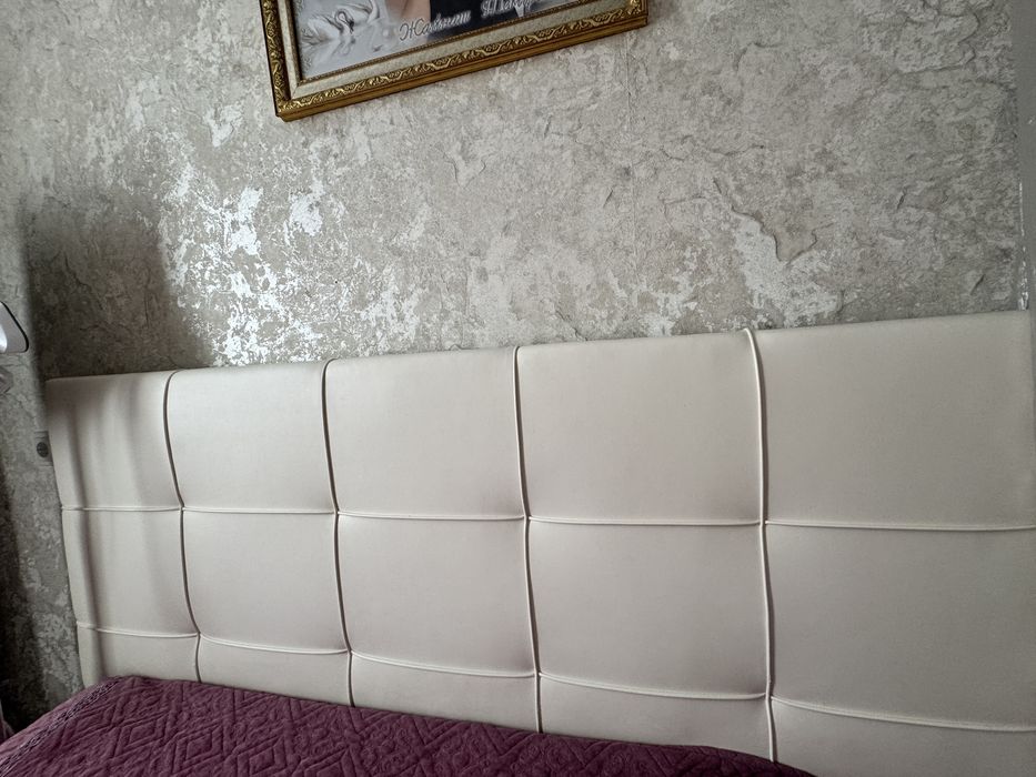 Двухспальная кровать