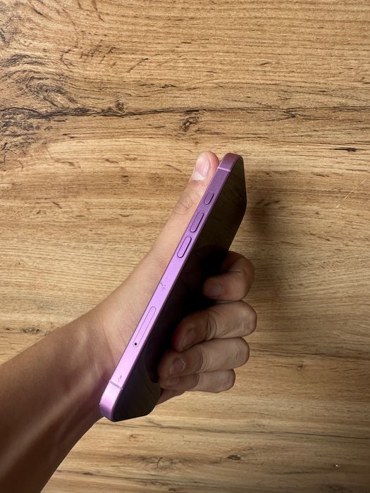 Srochno !!! iPhone 16 Pink