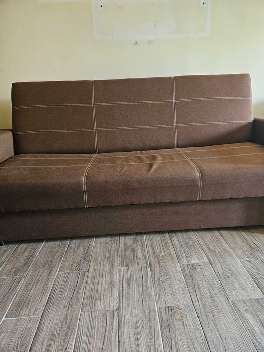 Vând canapea extensibila 220cm/180cm, achiziție 2023, material textil în stare foarte bună. Preț 800 lei negociabil.