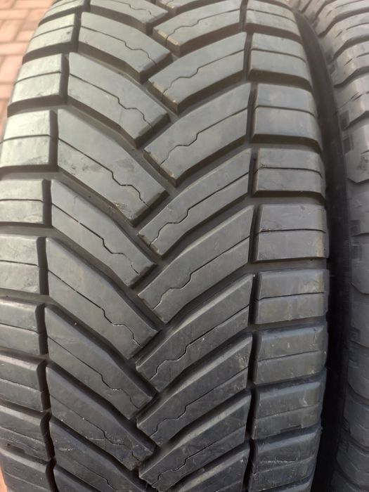 2 anvelope Michelin agilis crossclimate 215-60-17 c