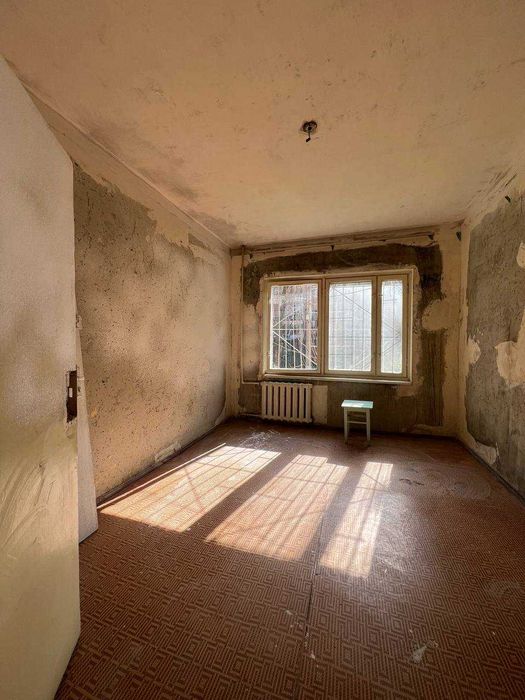 Продаётся квартира 2 ком 1 этаж рядом метро Туркистон ориентир Арбат