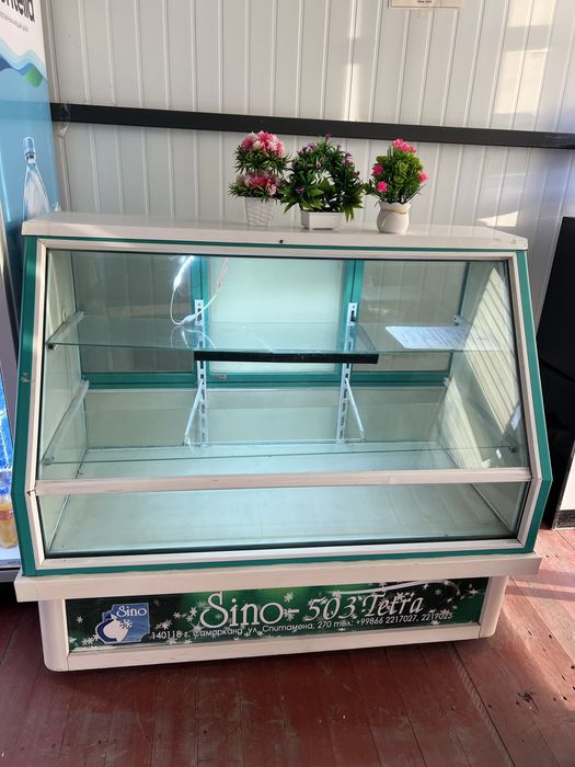 Холодильная витрина б/у рабочая