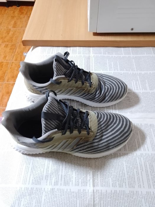 Продаются кроссовки Адидас