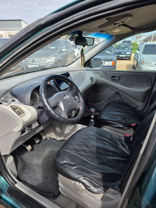 Nissan Almera Tino