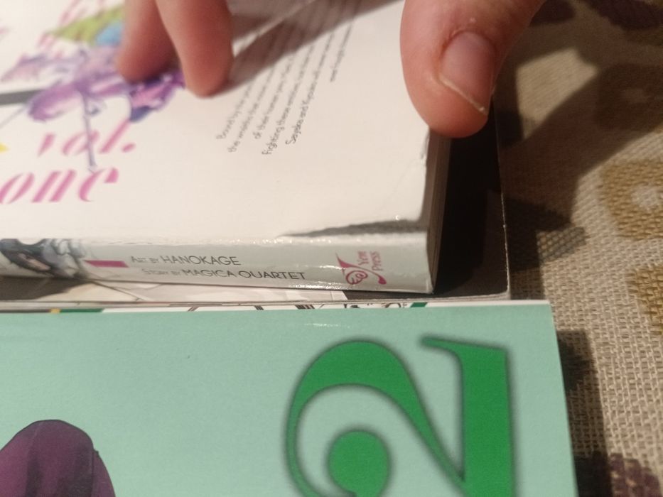 Cărți/manga de vânzare