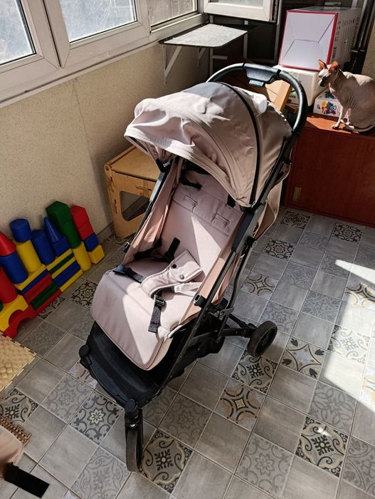 Коляска прогулочная