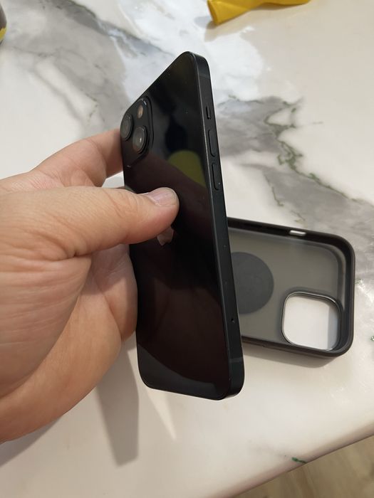 Продам айфон 13