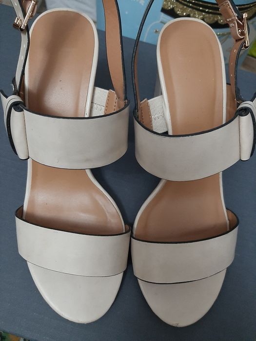 Sandale nude marimea 37