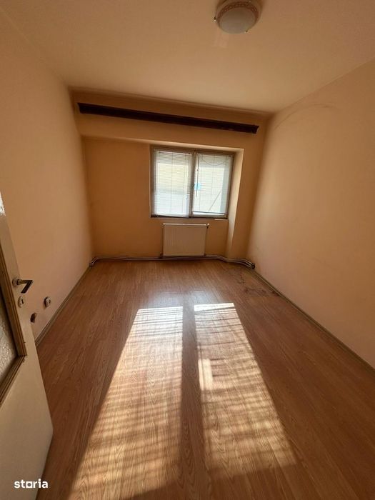 De vanzare apartament cu 3 camere, in zona Pietonal, 2 debarale,2 bai