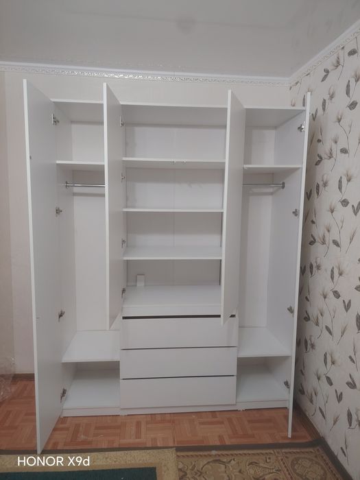 Продаю шкаф для вещи.