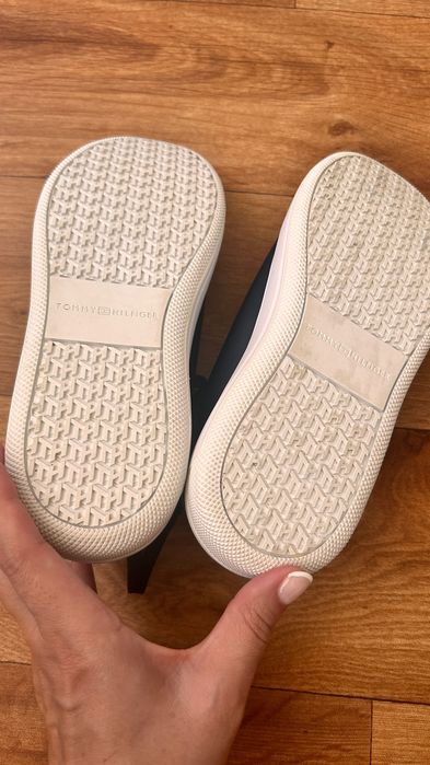 Дамски кецове Tommy Hilfiger