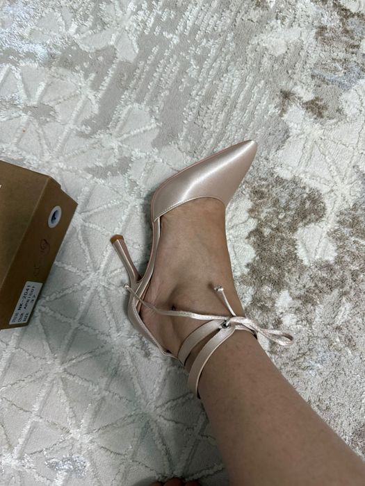 Продаю обувь басоножки черного цвета