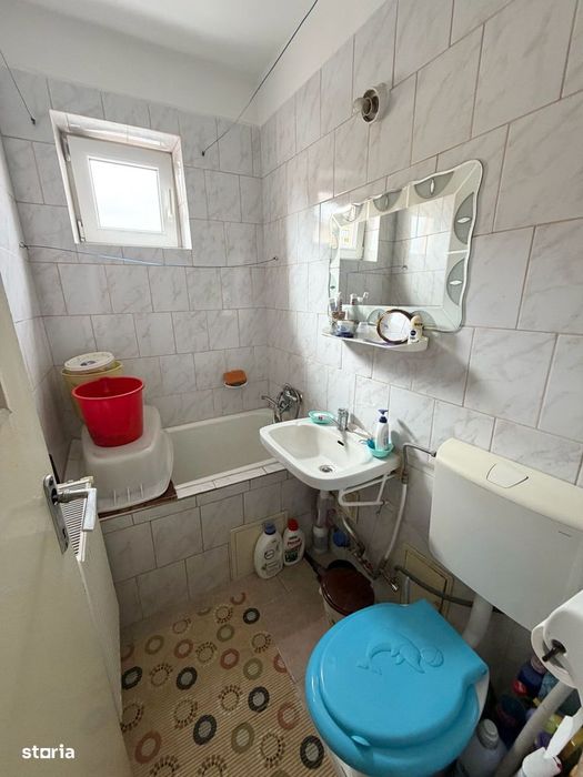 Apartament 2 camere cu balcon zona Vasile Aaron