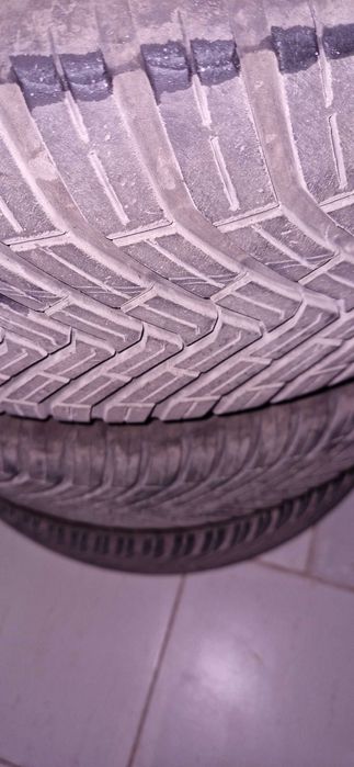 Всесезонни гуми 235/55 R17