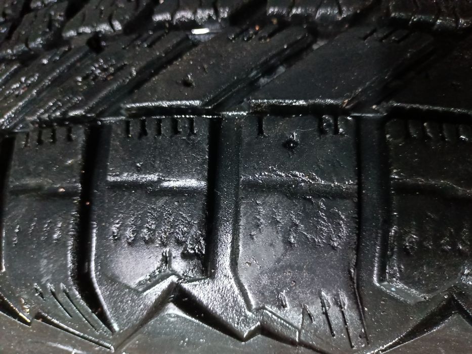 Продам шины зимние