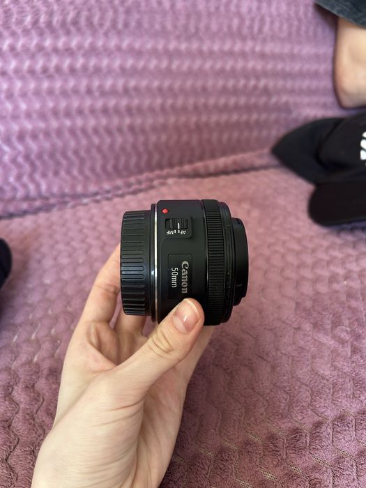 Продам фотоаппарат Canon eos 250d