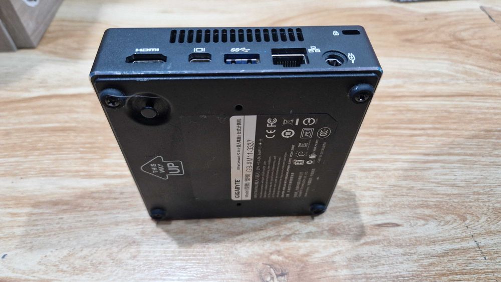 Vand Mini PC Gigabyte i5 Quad/16GB DDR3/SSD 240GB/WiFi/W11 la 500lei