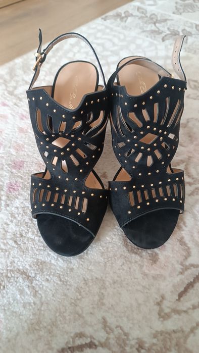 Дамски сандали .