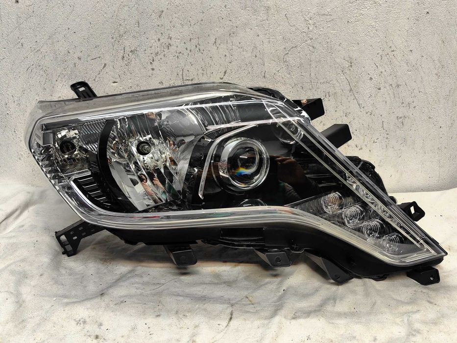 Оригинален фар  Toyota Land Cruiser Prado J150 Full Led