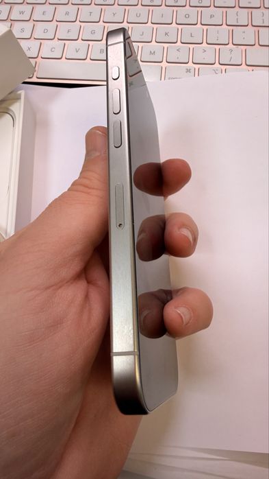 Apple iPhone 15 Pro 128GB - White Titanium