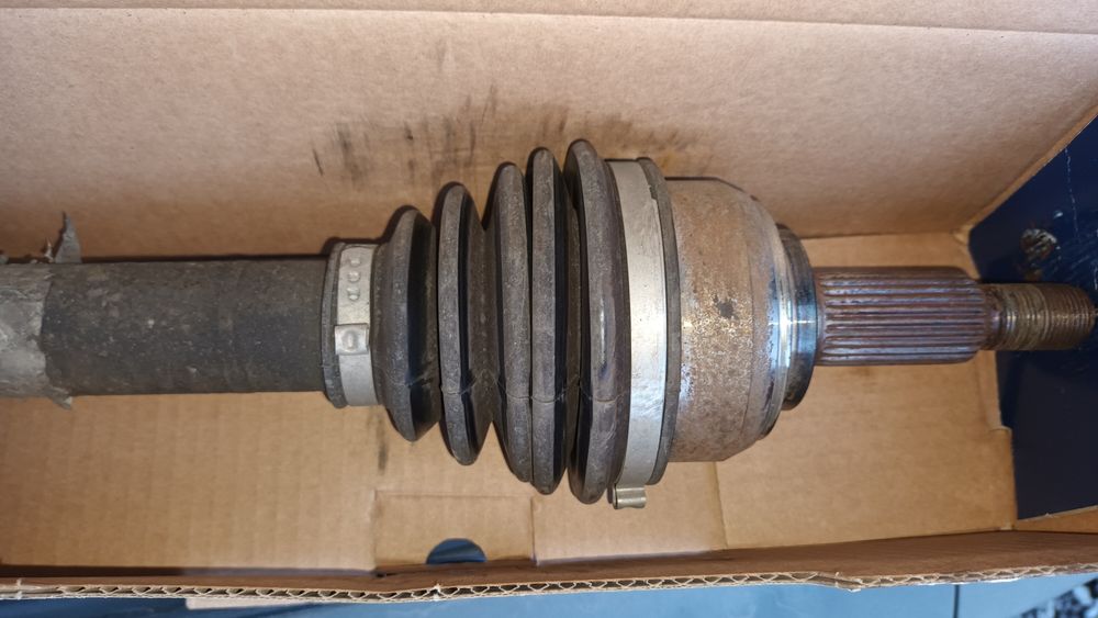 Рено Сценик 2 полуоска лява -1.6 бензин 6 скорости