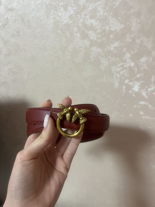 Колан на Pinko в много красив цвят