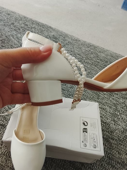 Pantofi eleganti fetite