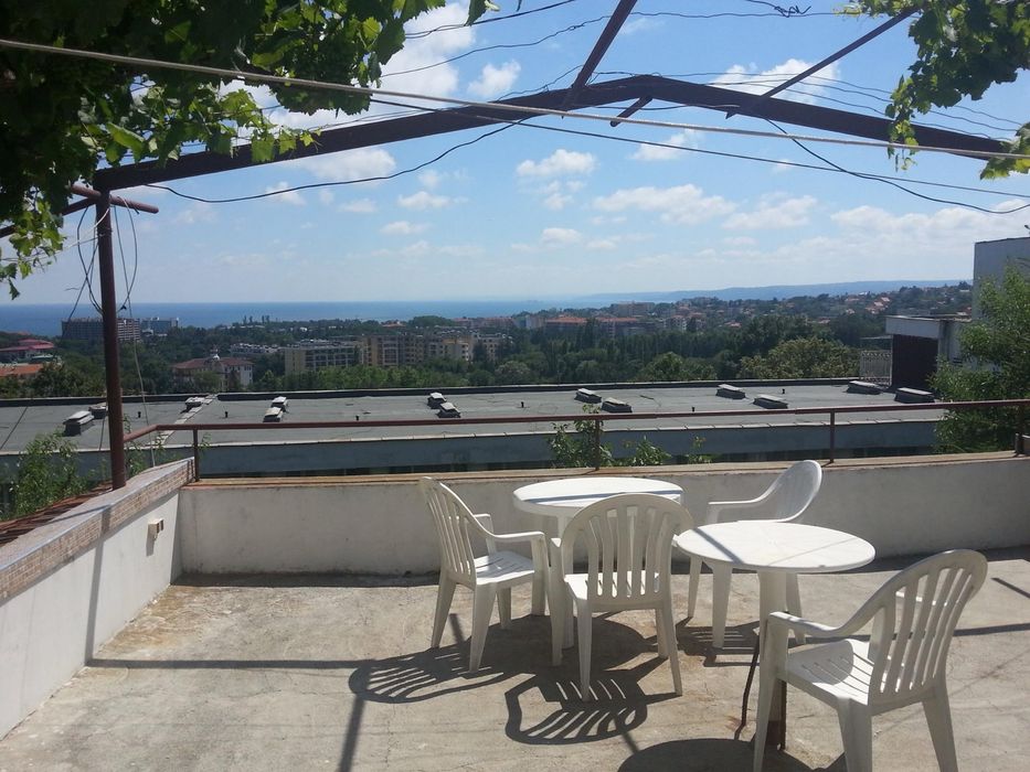 Дава се под наем  в к.к. Св.Св. Константин и Елена - 20 кв.м за 178.5 € - Снимка #2