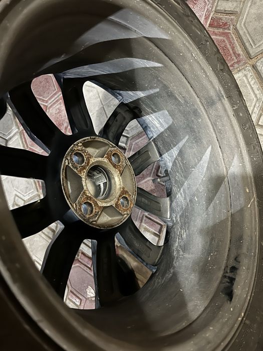 Продам летние шины с дисками