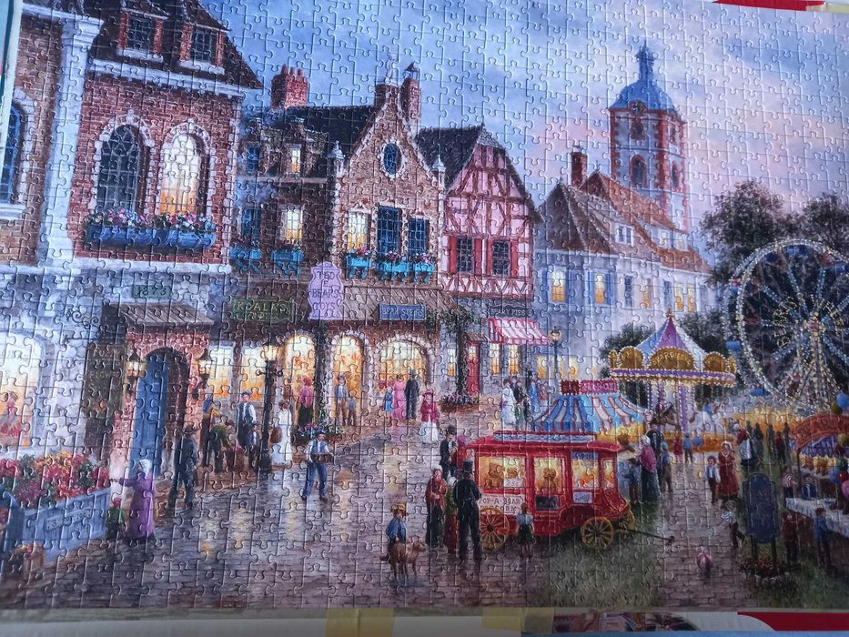 Продавам колекция наредени пъзели от 1000 части. 12 броя