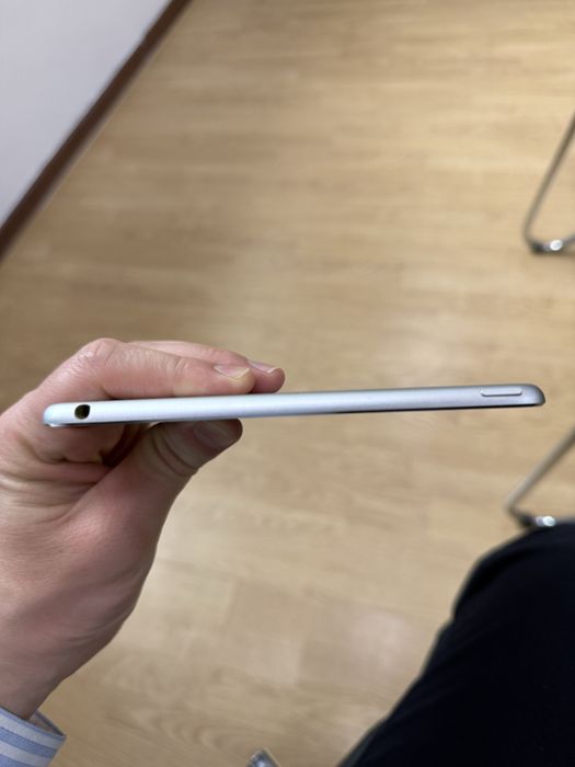 Продается iPad mini 4 128 gb