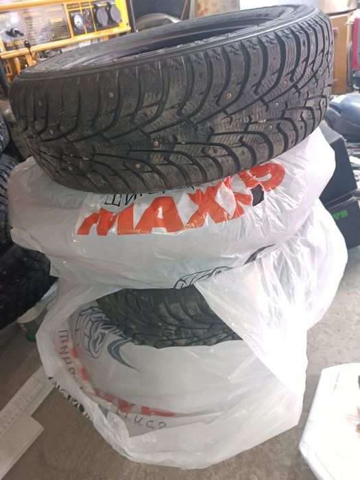 Резина зимняя MAXXIS