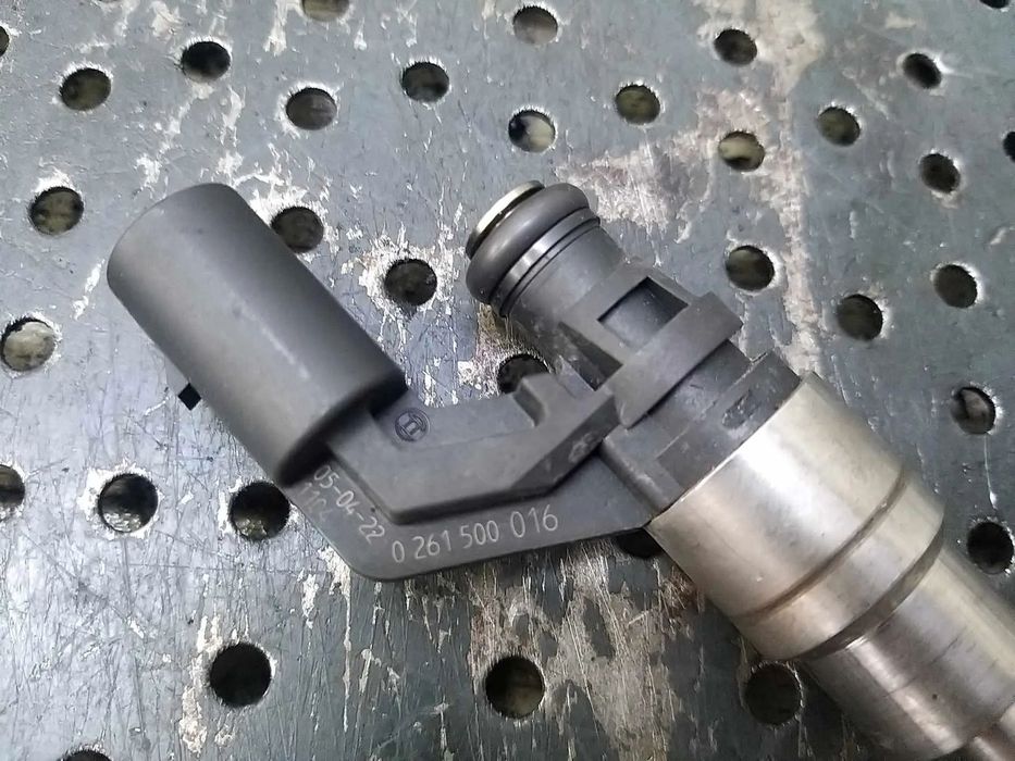 Injector 1.6 fsi vw golf 5 03c906036a 0261500016
