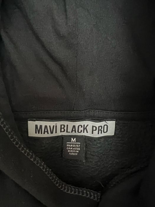 Черен суичър Mavi