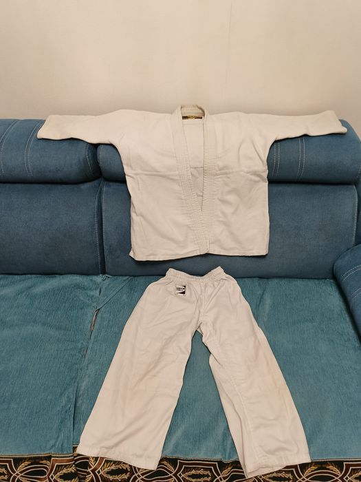 Кимоно для дзюдо на 7-8 лет