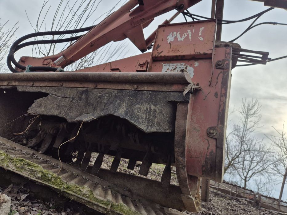 Vand sau schimb braț tocator de pasuni