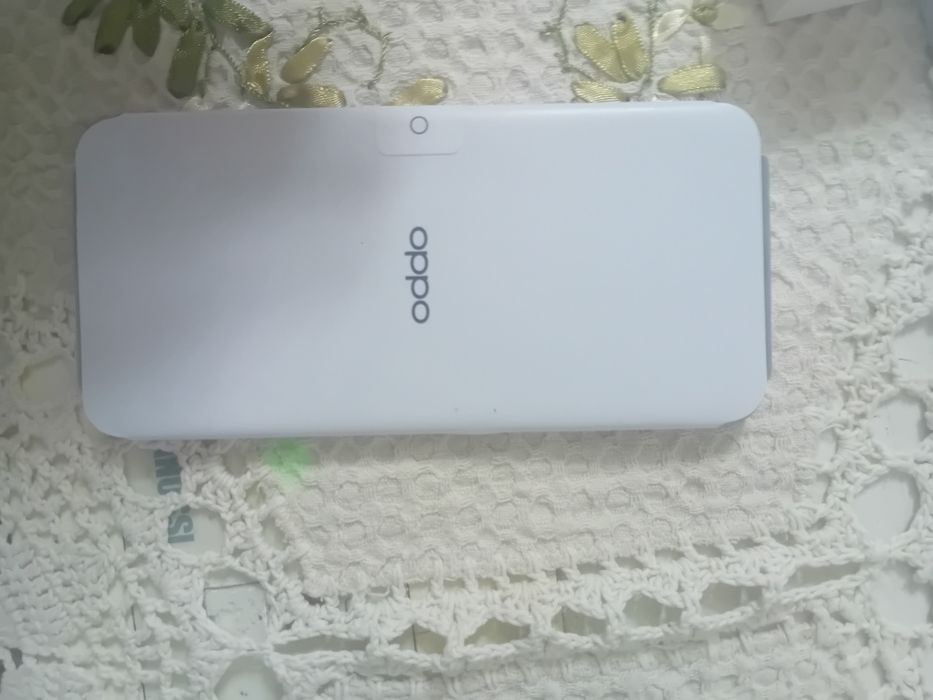 Se vinde OPPO A6 PRO 5G