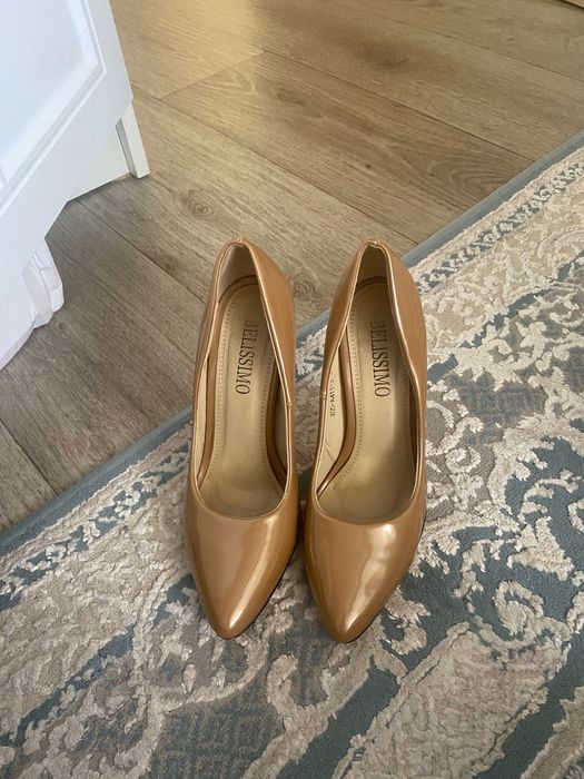 Продам туфли по 2000тг